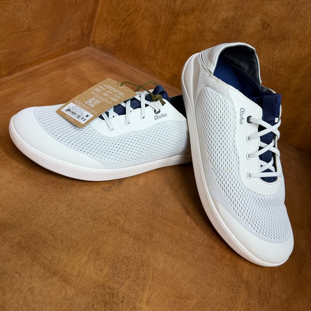 OluKai Moku Pae Slip On Boat Shoes Mens Sz 11.5 Bright White Pacifica Gum Bottom